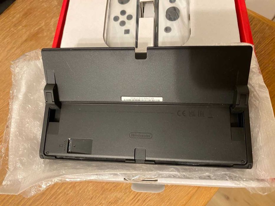 Nintendo Switch OLED Alb – OLX Delivery, Set Complet Original