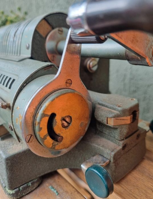 Mașină de calcul mecanică Antares P10 – Made in Italy, anii 50–60