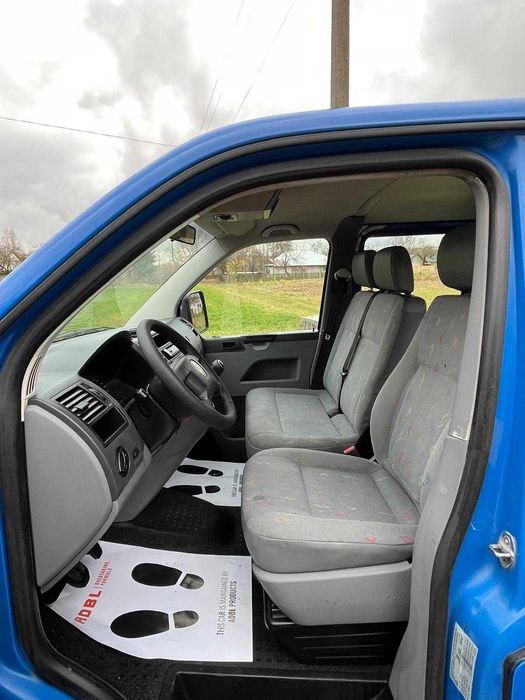 Vand Volkswagen Transporter T5  doka cu 6 locuri si ladă