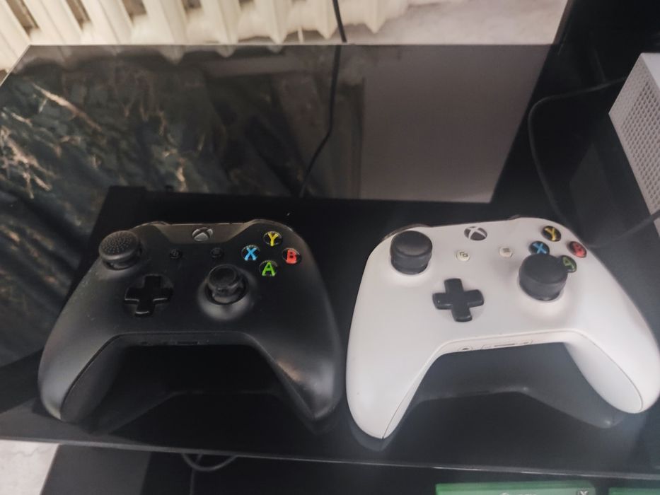 Xbox One S продам