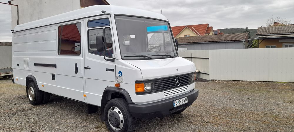 Mercedes Vario 809D Autoutilitara