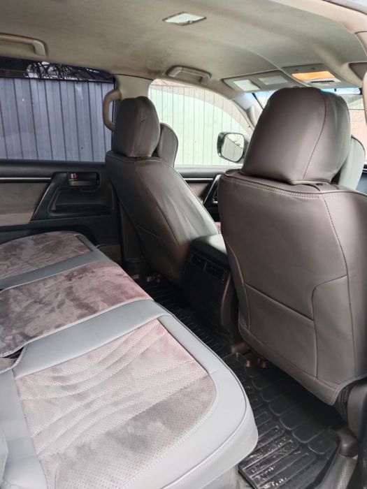 Продам Toyota Land Cruiser 200