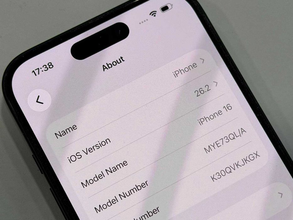 Apple iPhone 16 128GB- 94% Battery Health