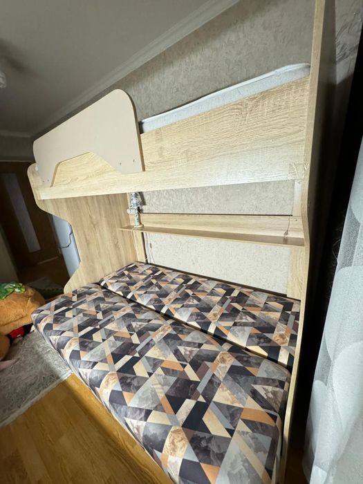 Продам двухъярусную кровать