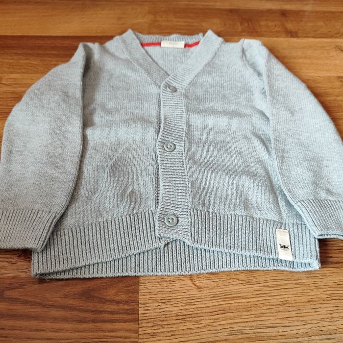 Плетени детски жилетки