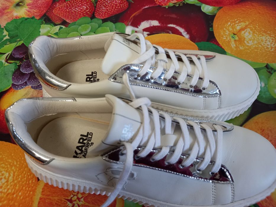 Adidasi de vânzare KARLA LEGENDA