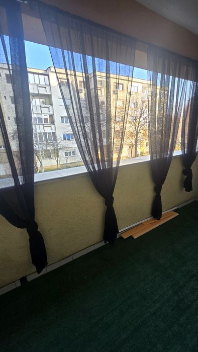 Vand apartament 3 camere,zona 300 ,et.1(bloc nou)