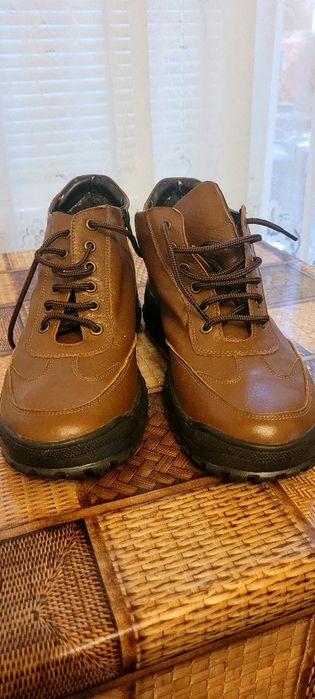 Чисто нови по поръчка мъжки боти от естествена кожа
