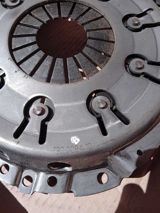 Комплект съединител LUK за стари модели автомобили Митсубиши и Хюндай