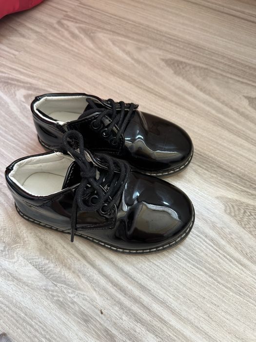 Обувки за деца