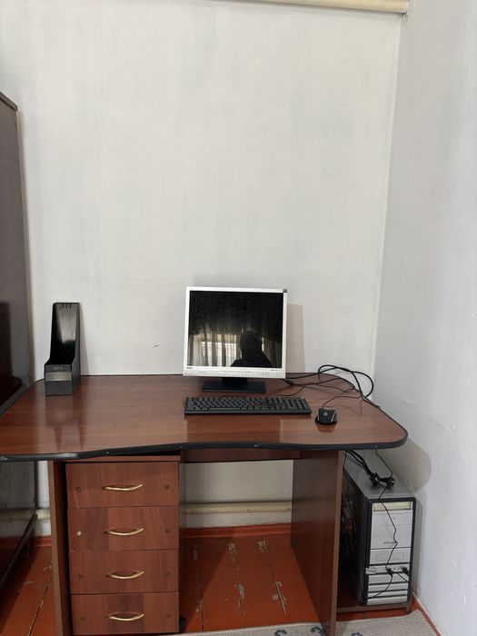 Компьютер столымен сатылады