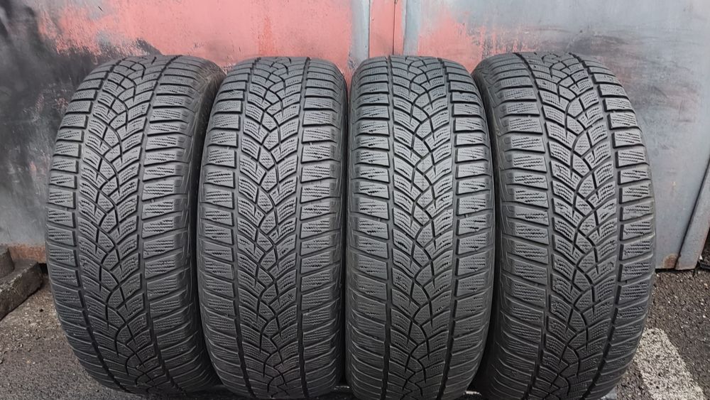4бр. зимни гуми 215/60/16 GoodYear Ultra Grip 
dot22
6.9mm
Добро състо