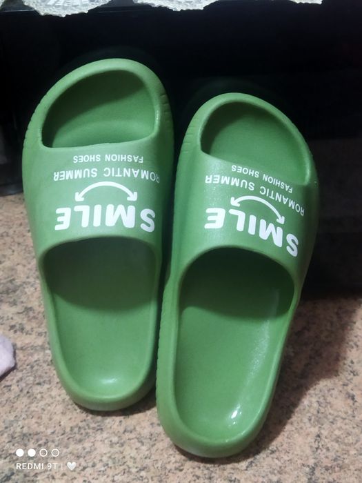 Шлепки шлепанцыы