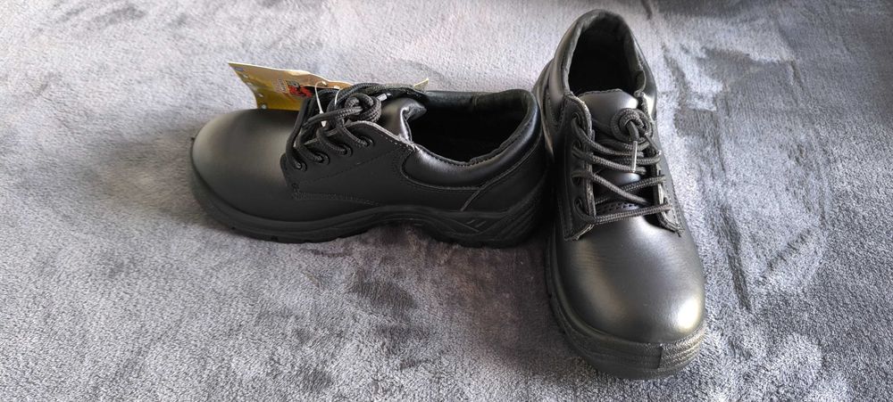 Нови обувки размер 37 работни