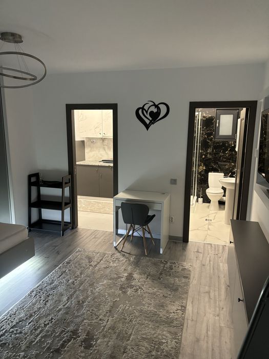 Garsonieră de inchiriat sector 5 cu parcare in curte