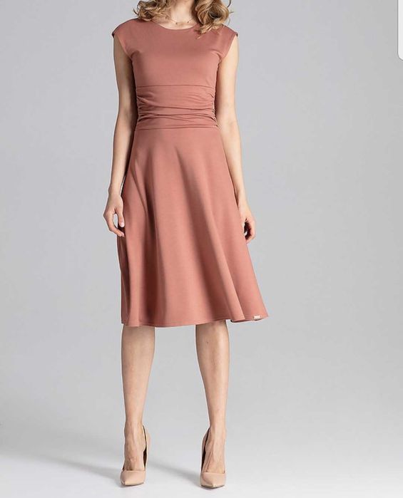 Коктейлна рокля Figl