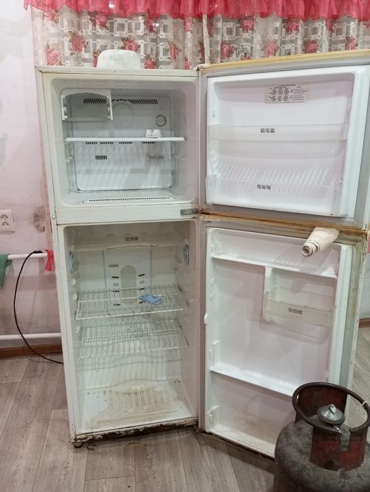 Продам холодильник