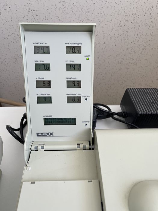 Analizor veterinar de biochimie si hematologie Idexx