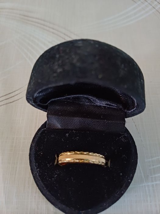 Продавам пръстени