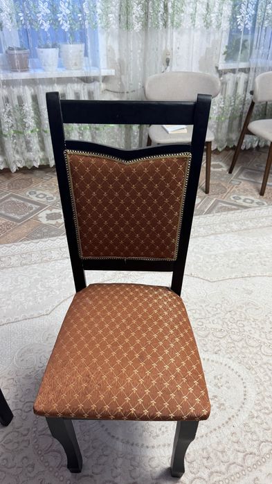 Стол со стульями