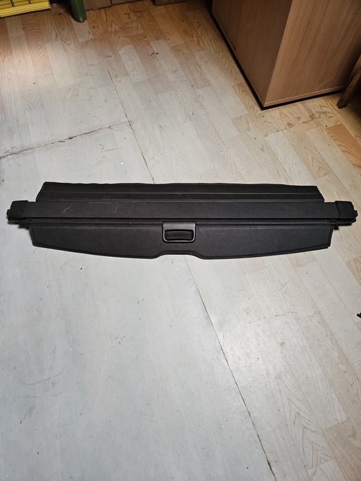 Продавам щора за багажник за VW Polo Variant