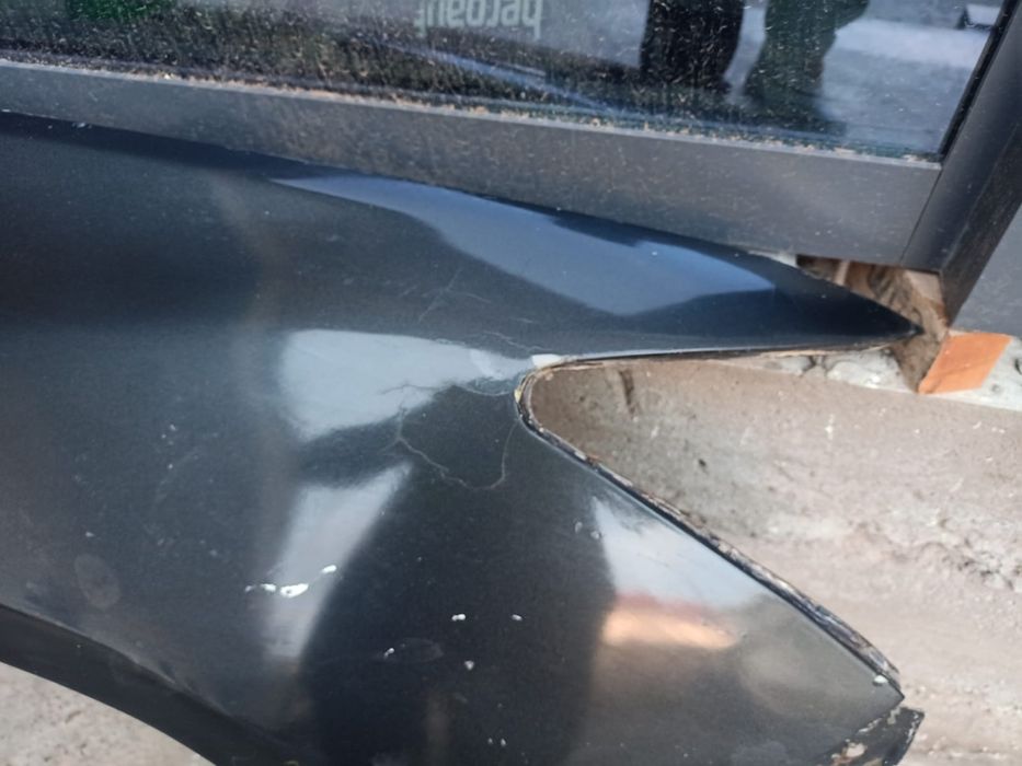 автозапчасть крыло