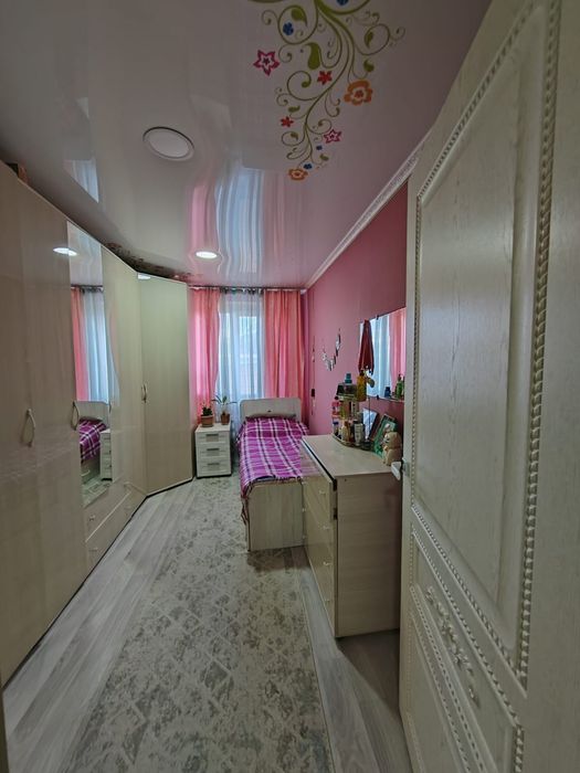 Продам квартиру трех комнатную