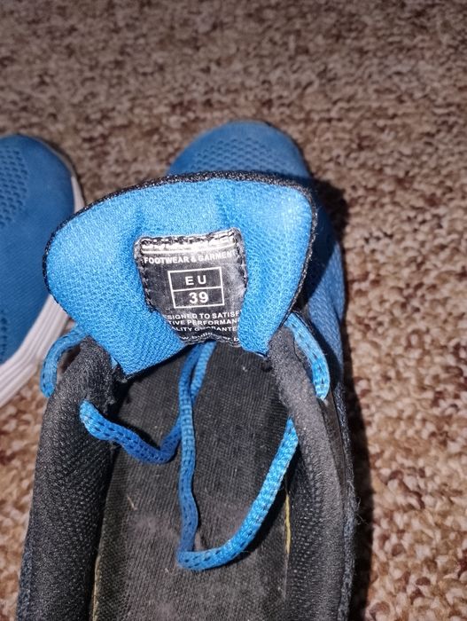 Продавам маратонки BULLDOZER