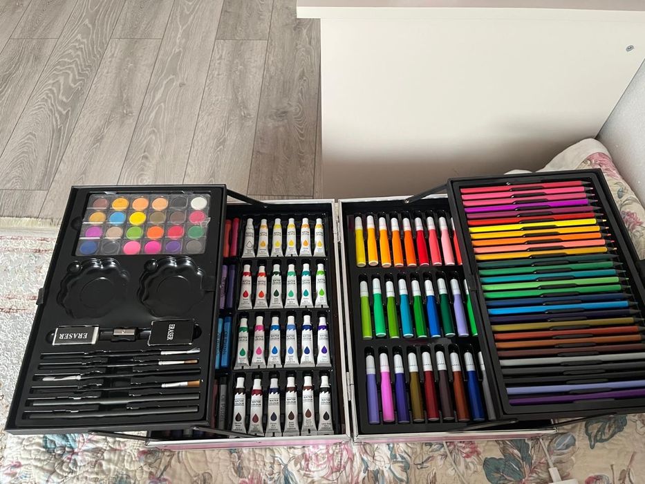 Художественный чемодан