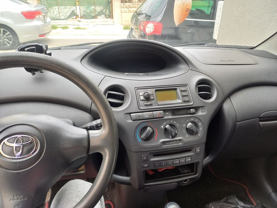 Toyota yaris 2005г. 1.4 d4d