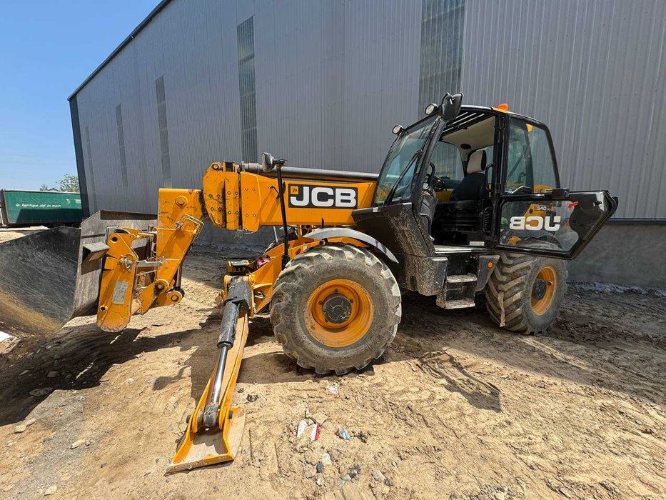 Sotiladi: JCB 540-170 teleskopik yuklagich (Telehandler)