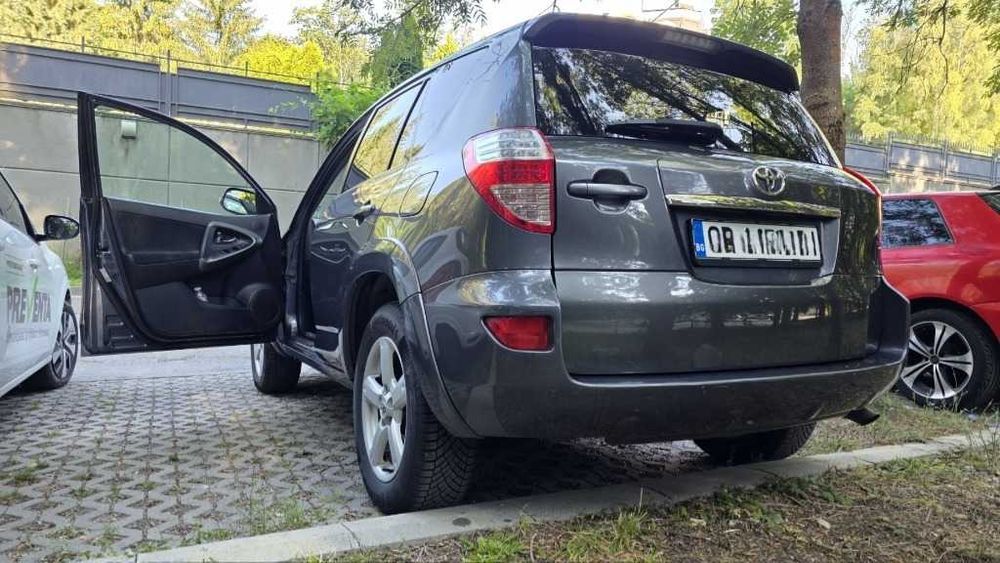 Продавам Toyota RAV 4 Аutomatic 2.2 D