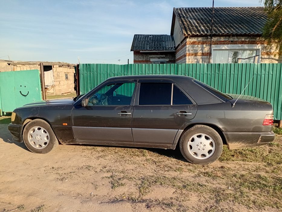 Продам мерседес 124 е200 на полном ходу