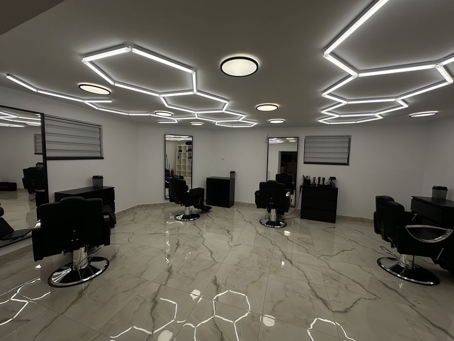 Inchiriez scaun frizerie!!