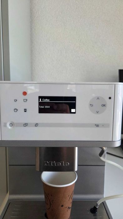 Кафемашина Miele CM6100