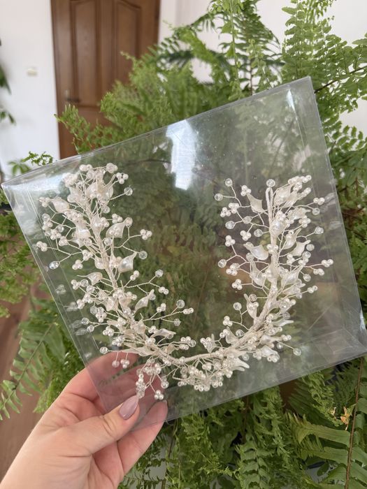 Аксесоари за сватба: кощници, було, табели, панделки,бутониери