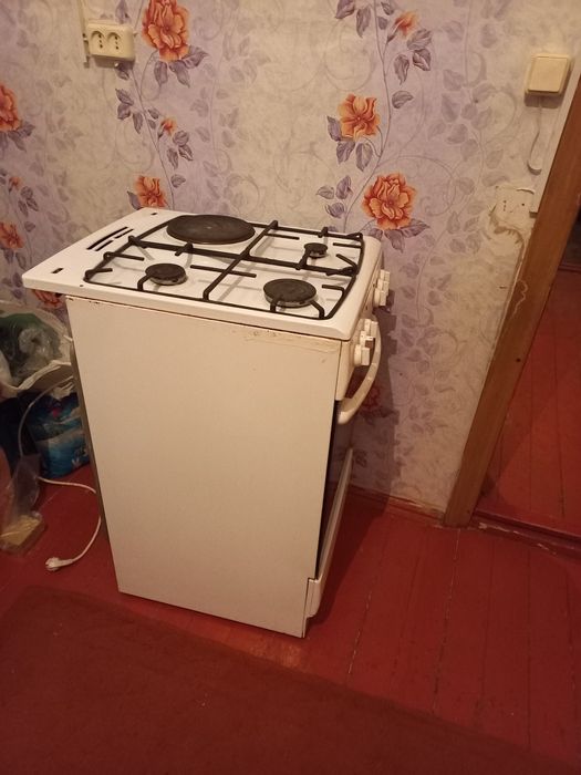Продам газ плиту