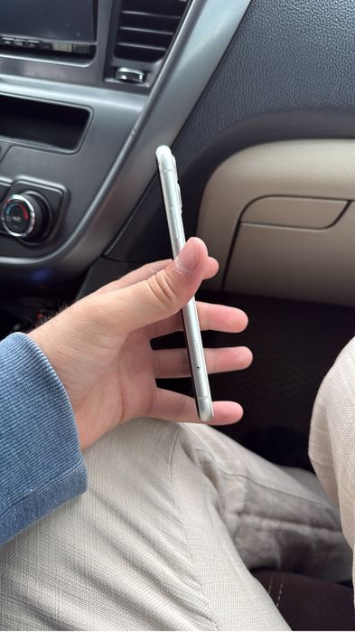 Iphone 11 64GB белый цвет