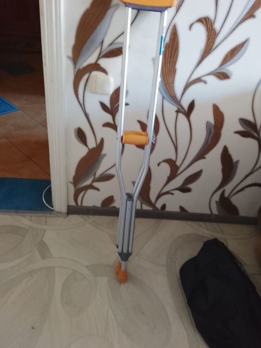 Костыли продам новые