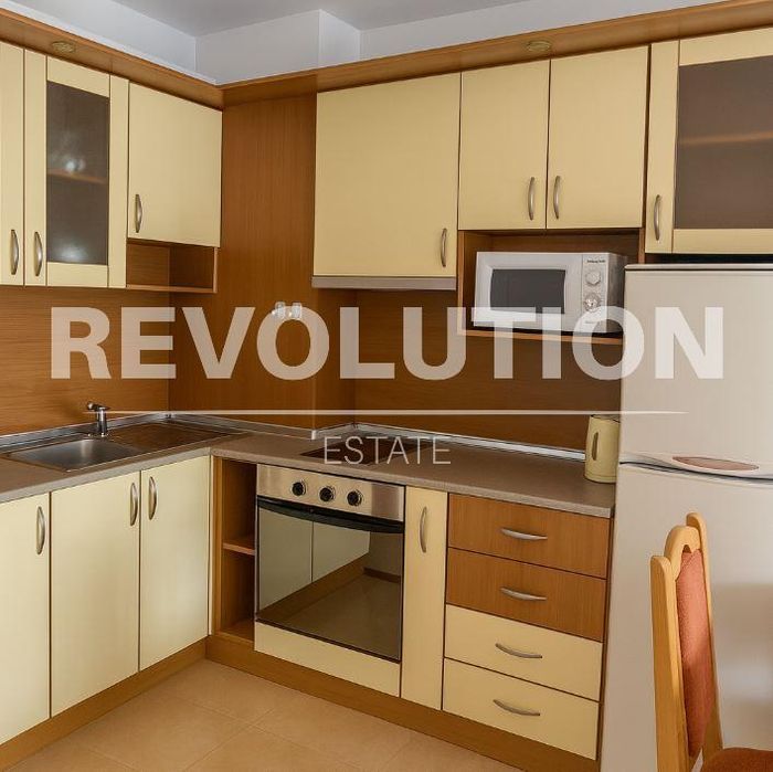 Дава се под наем Двустаен апартамент в Варна, Окръжна болница - 65 кв.м за 525 € - Снимка #1