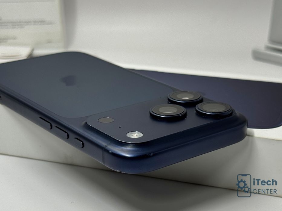 iPhone 17 Pro, 256GB, Blue, 100% батерия, ОТЛИЧЕН, 2г. ГАРАНЦИЯ!