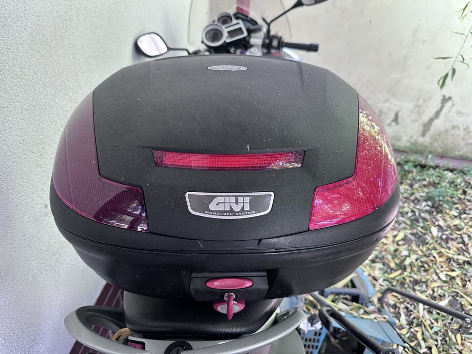 Topcase Givi Simply monoloc cu spatar pasager
