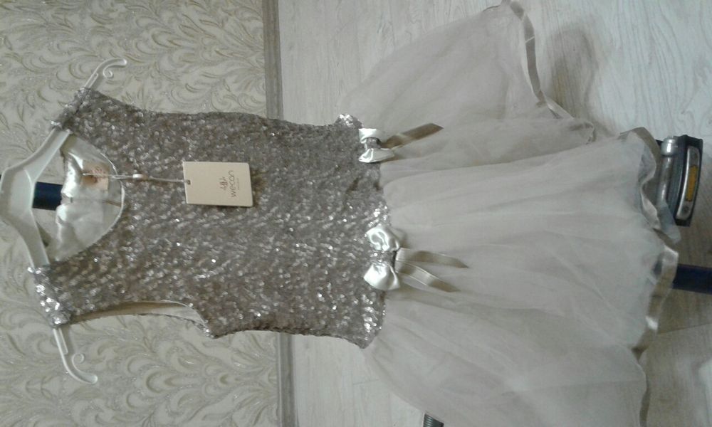 Продам платья новые для девочек