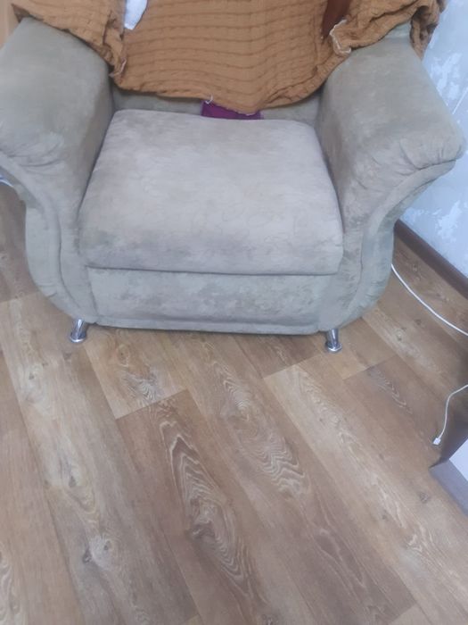 Уголок:диван,софа и кресло