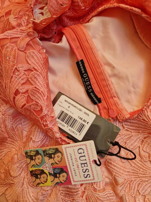 Нова Рокля Guess