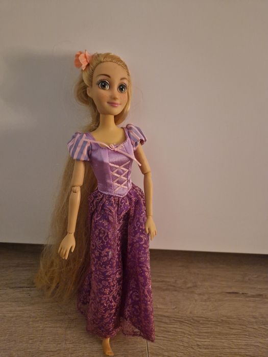 Păpușa Disney Rapunzel