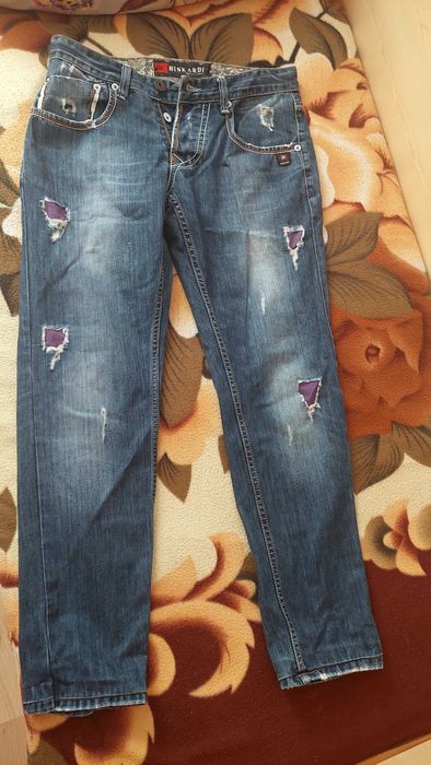 Продавам мъжки дънки 34размер