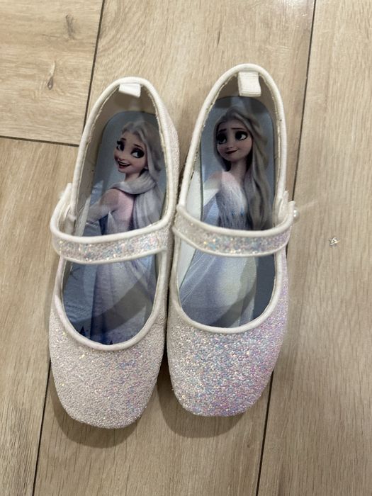 Детски обувки с Елза от HM