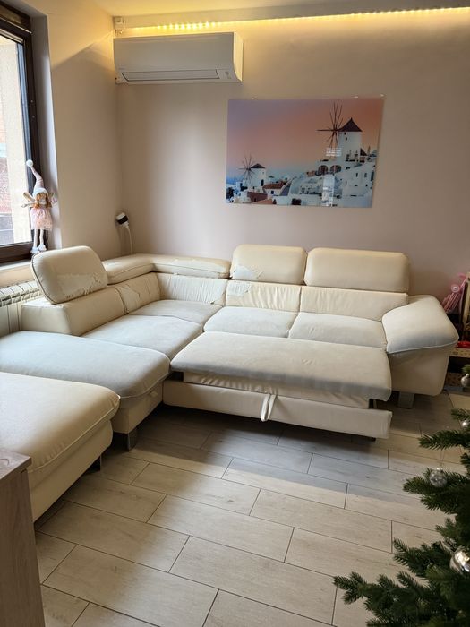 Ъглов диван с функцуя сън, табуретката е подвижна