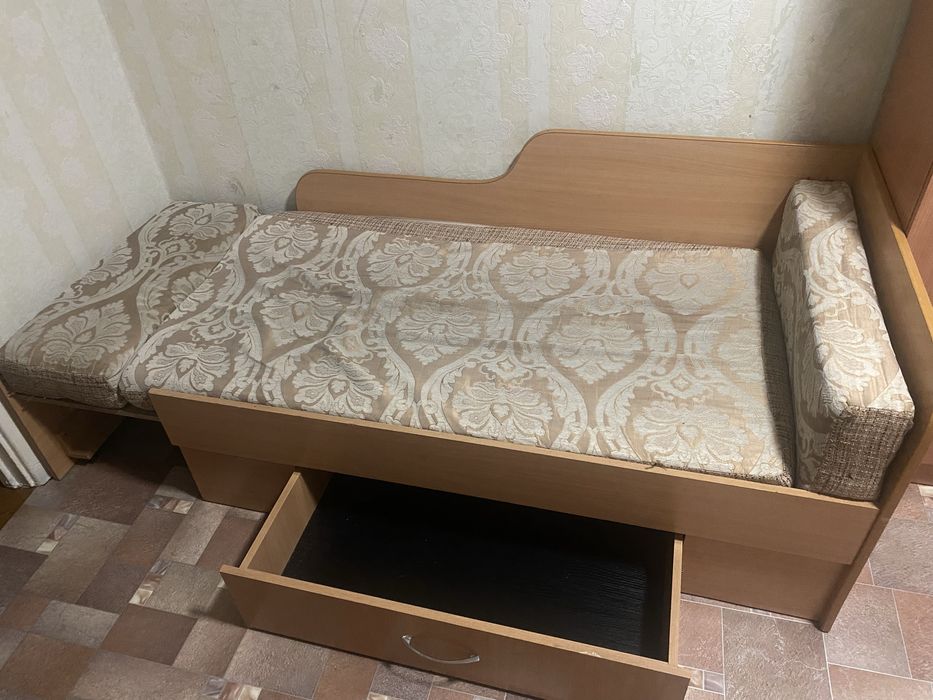Продам кровать подрасковый